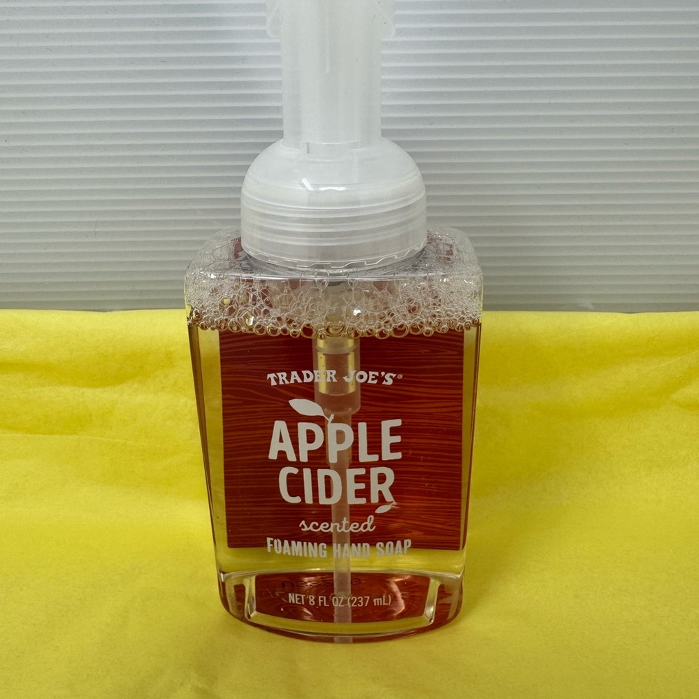 Trader Joe's APPLE CIDER 8 fl. oz Scented Foaming Hand Soap - NEW